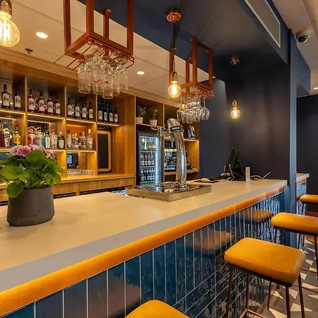Travelodge Poblenou Hotel