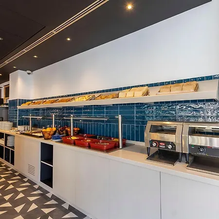 Travelodge Poblenou Hotel Barcelona