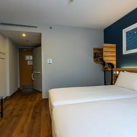 Travelodge Poblenou Hotel Barcelona