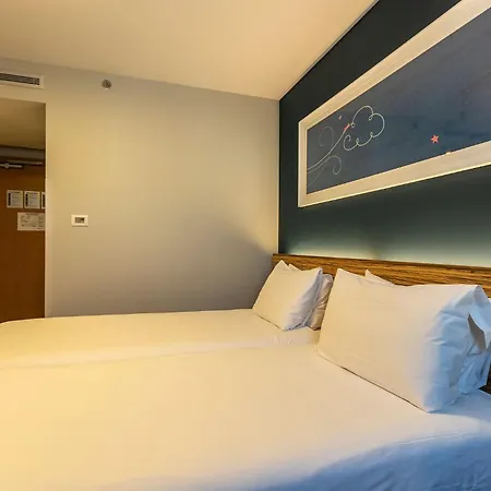 Travelodge Poblenou Hotel